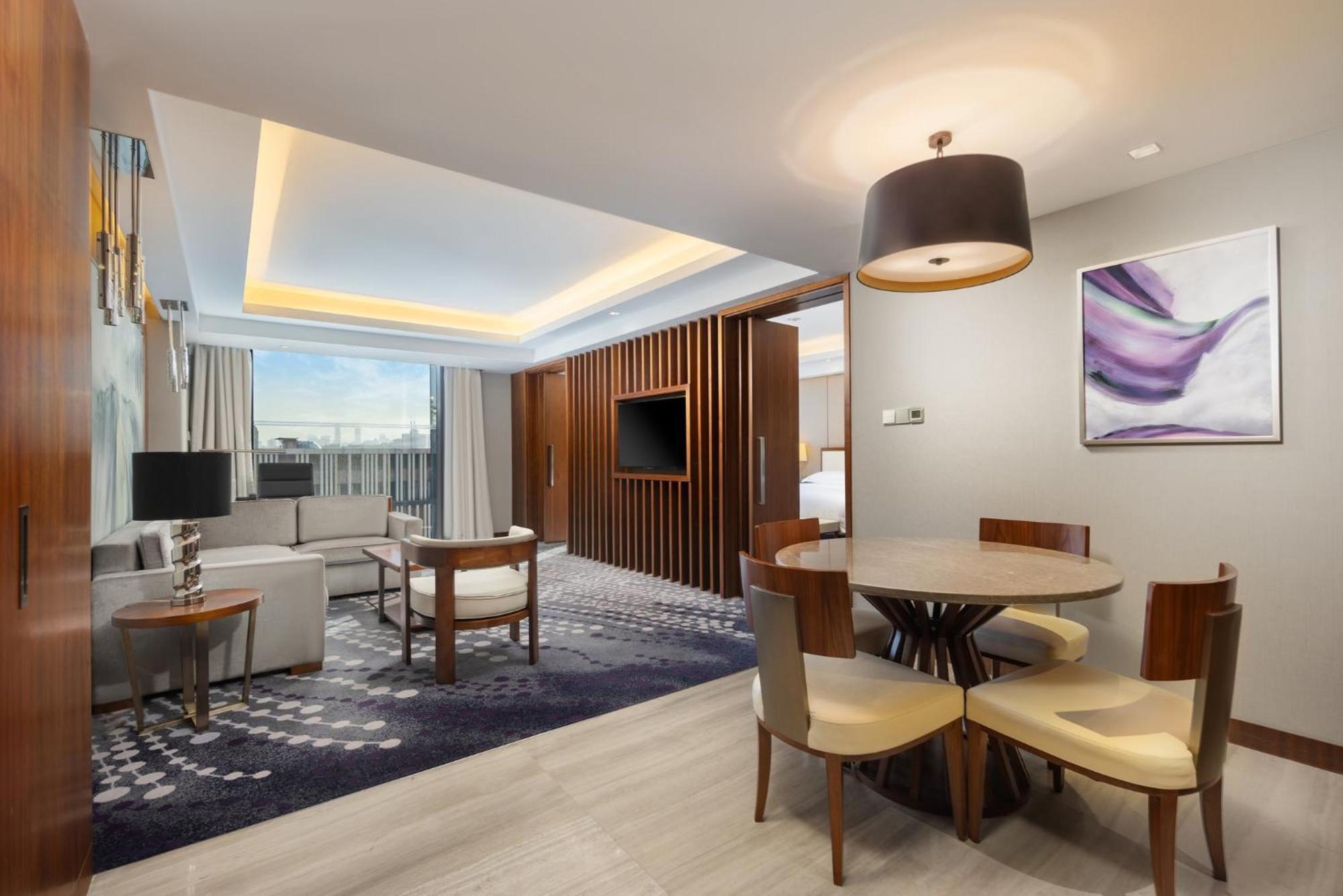 Intercontinental Center By Ihg 5*