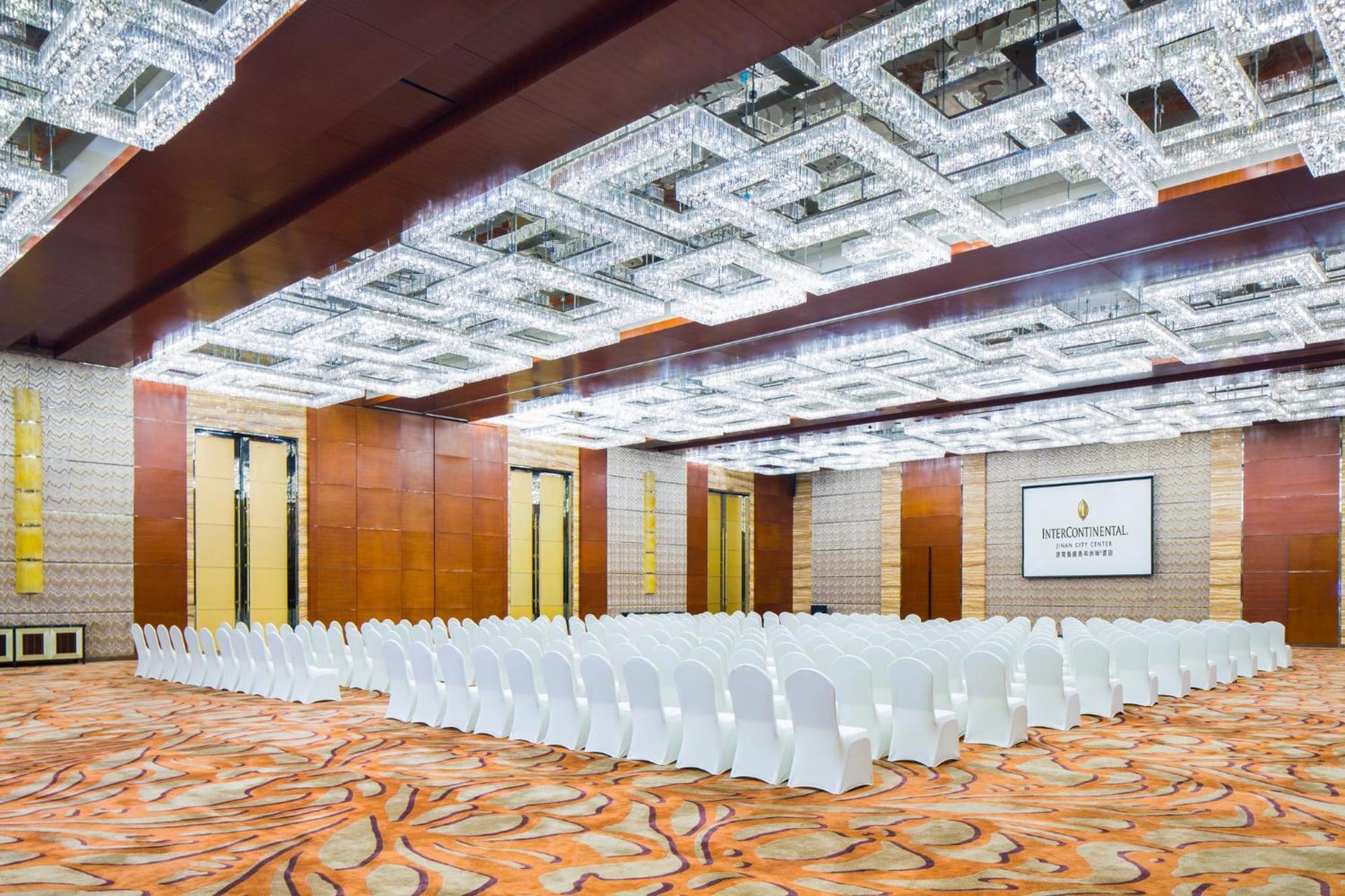 Intercontinental Center By Ihg 5*