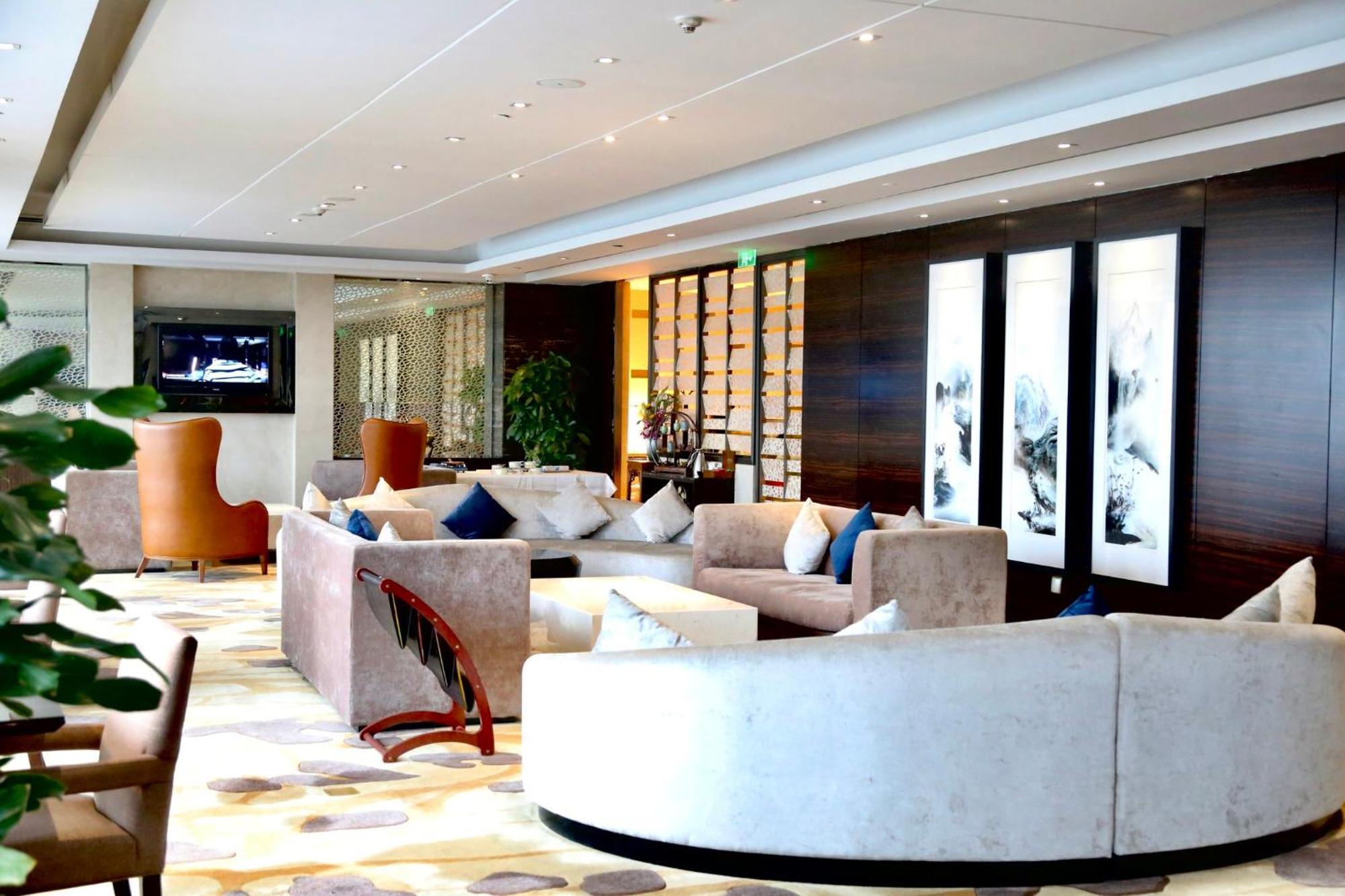 Intercontinental Center By Ihg จี่หนาน